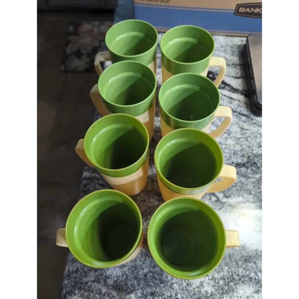 8 Raffiaware by Thermo-Temp Drink Tumblers Avocado Green Ribbed Vintage